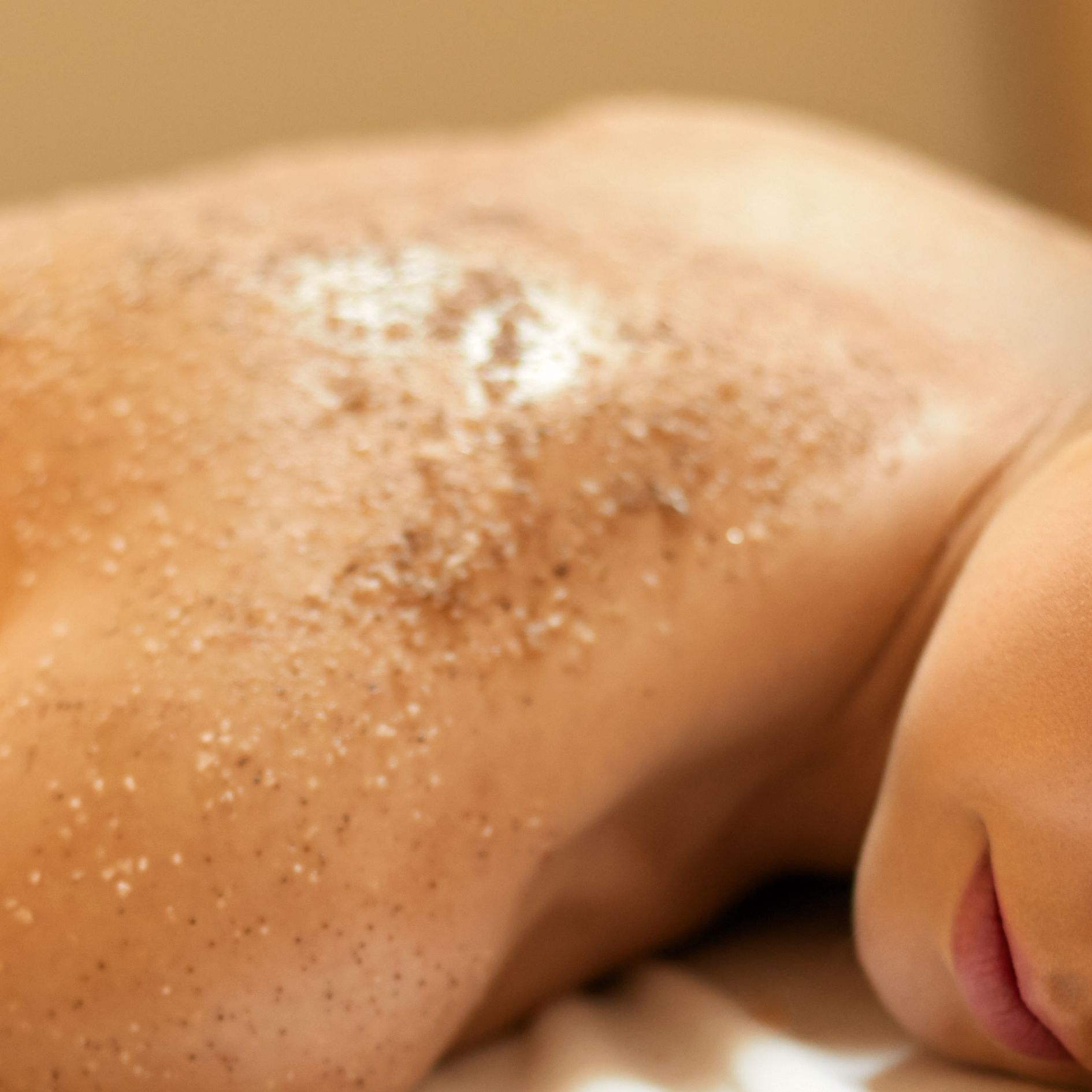 Full Body Scrub - the Royal Thai Gardens